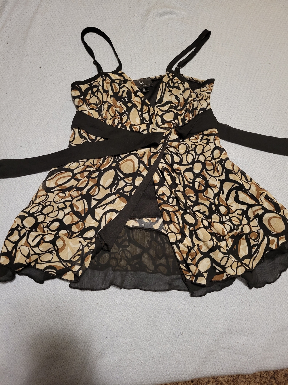 Byer California Beige/Brown/Black Abstract Print Flowy Top - Picture 6 of 9
